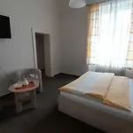 ゲストハウス Na Zamku Bartosovice Kunín